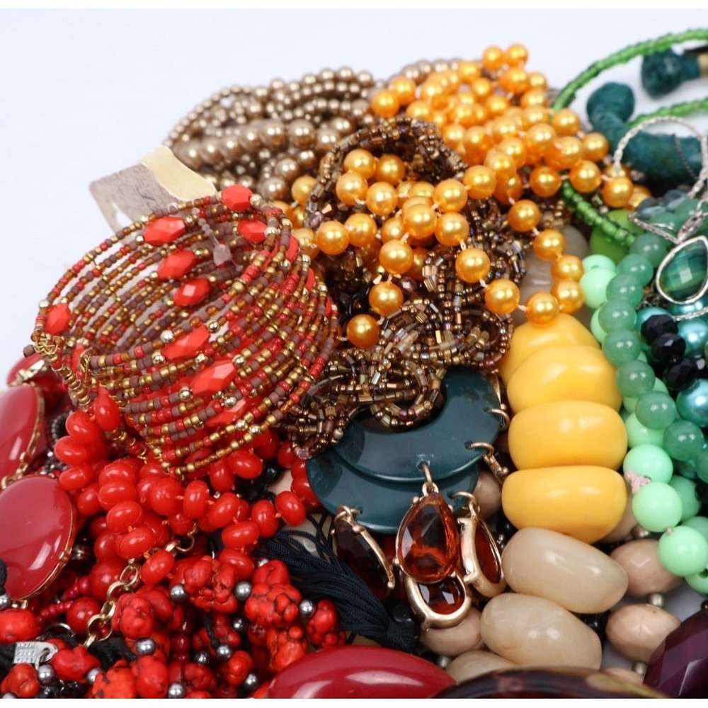 4+ lbs Fashion Jewelry Wearable Necklaces Earrings Bracelets Colorful Mixed 50+ - Picture 4 of 5